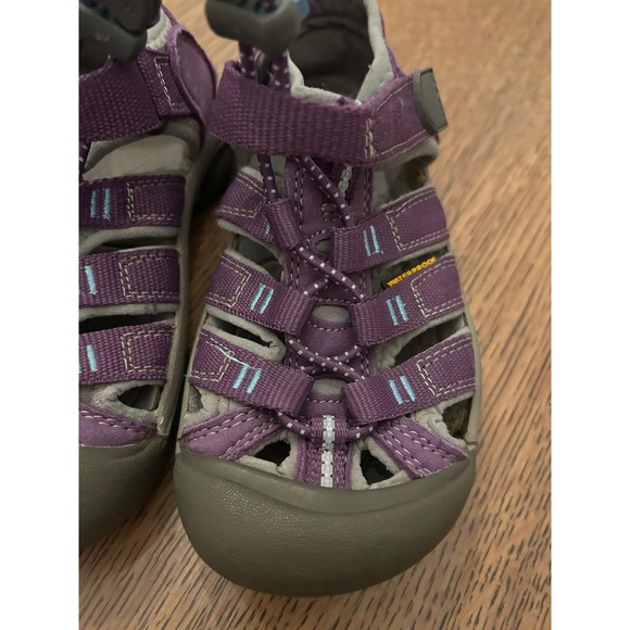 Keen Little Girls' Waterproof Hiking‎ Sandals Size 11 - Picture 3 of 9